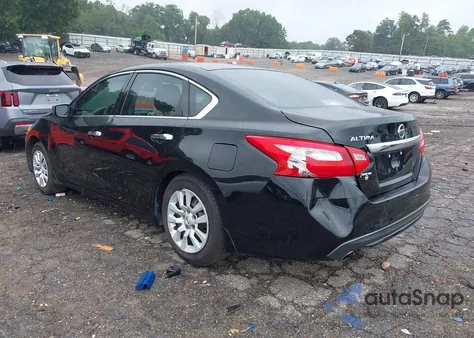 2017 Nissan Altima 2.5/S/Sv/Sl/Sr z USA, uszkodzony, nr VIN 1N4AL3AP4HN329104